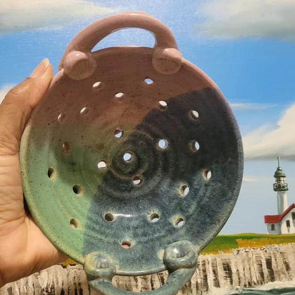 Handcrafted Ceramic Pottery Colander Strainer Berries Fruit Bowl - Picture 4 of 7
